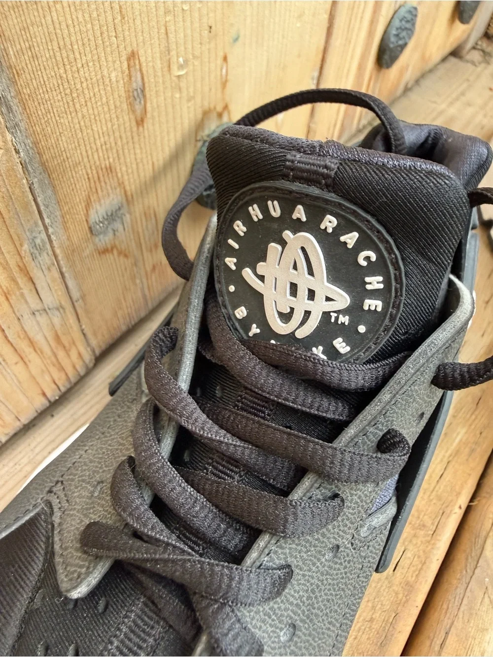 Nike Air Huarache Run Black White Trainers Women’s Size 7 RunningShoes Sneakers - Picture 7 of 8